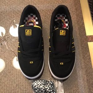 Globe “skateboard shoe”